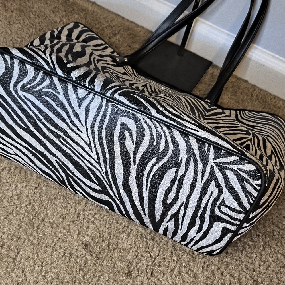 Michael Kors Large Zebra Tote - Picture 5 of 9